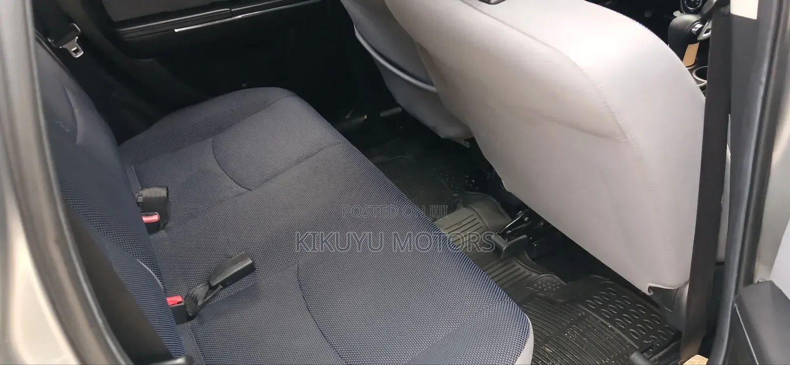 Mazda Verisa 2011 Silver
