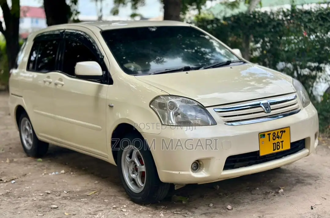 Toyota Raum 2006 Beige