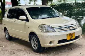Toyota Raum 2006 Beige