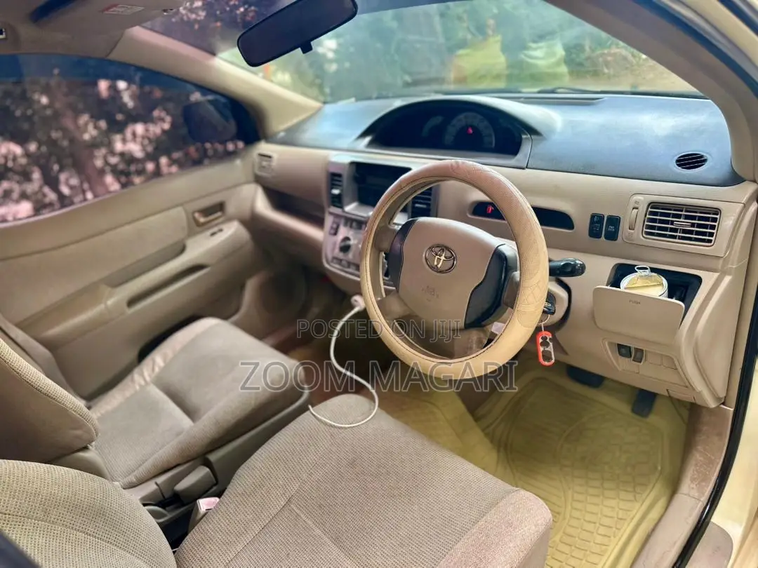 Toyota Raum 2006 Beige