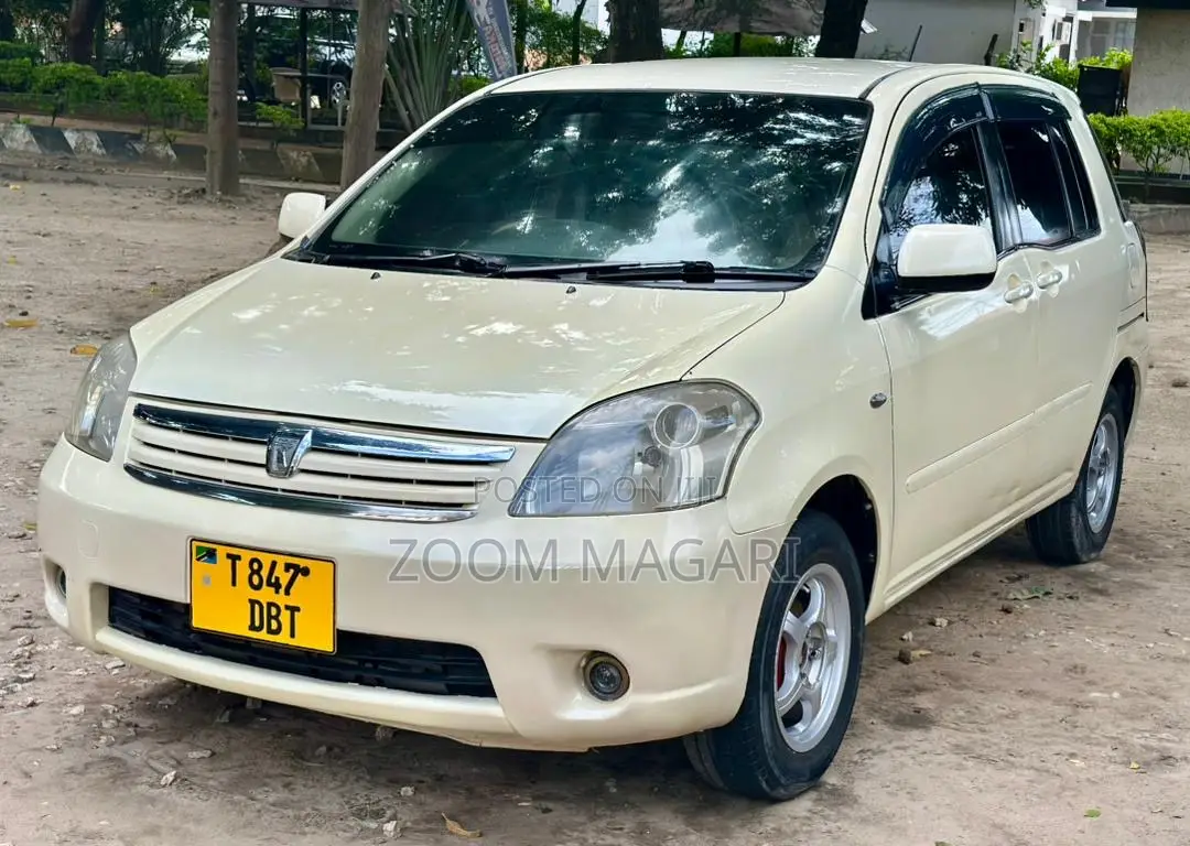Toyota Raum 2006 Beige