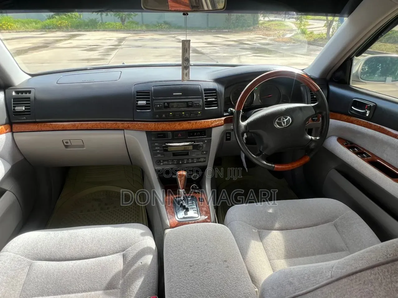 Toyota Mark II 2004 Silver