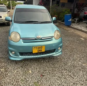 Toyota Sienta 2005 Blue