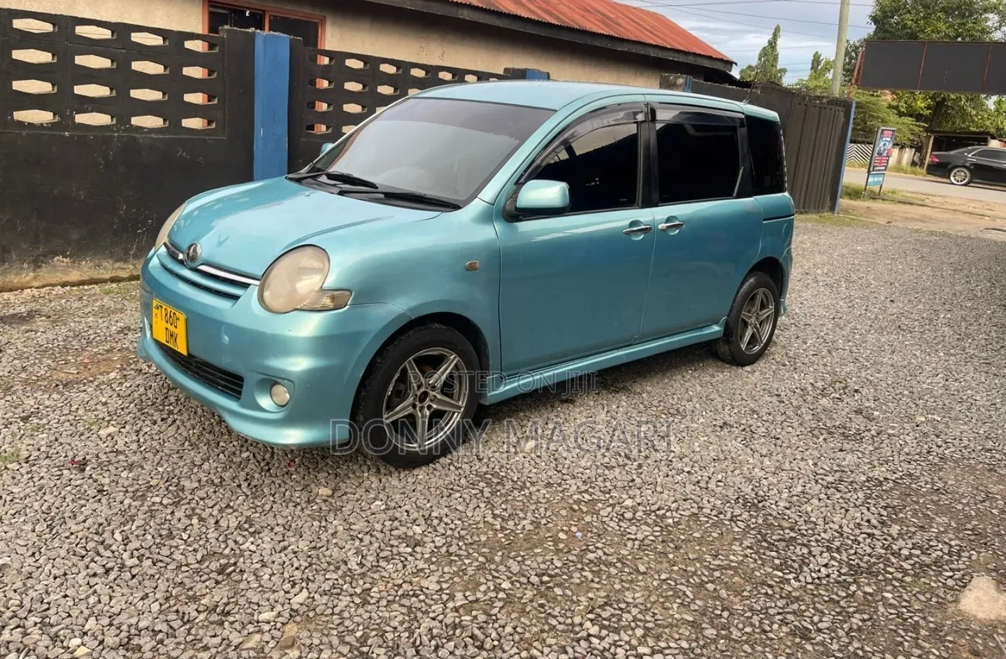 Toyota Sienta 2005 Blue