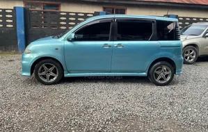 Toyota Sienta 2005 Blue