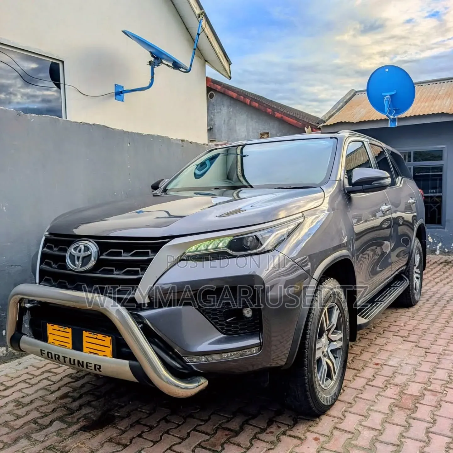 Toyota Fortuner 2022 Brown