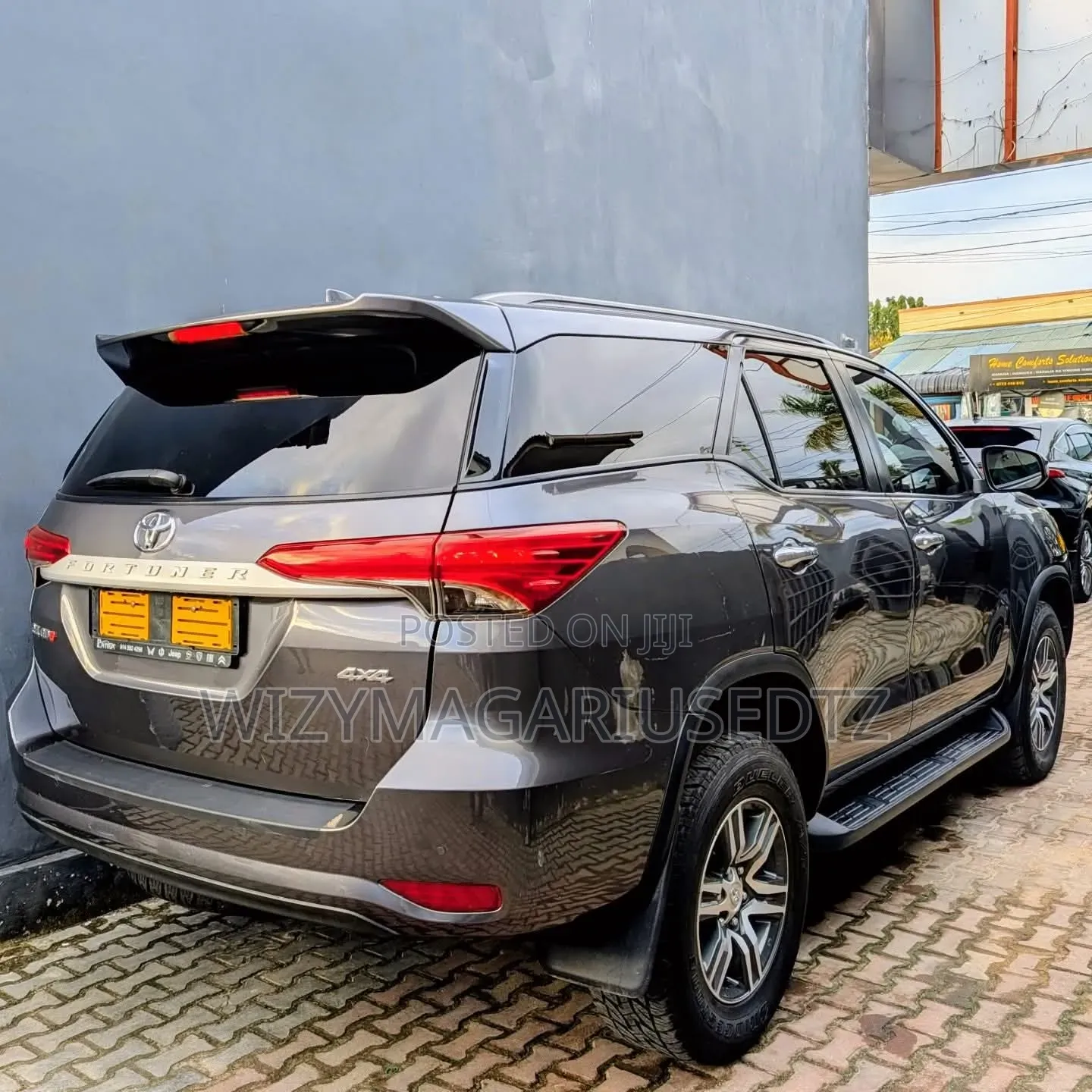 Toyota Fortuner 2022 Brown