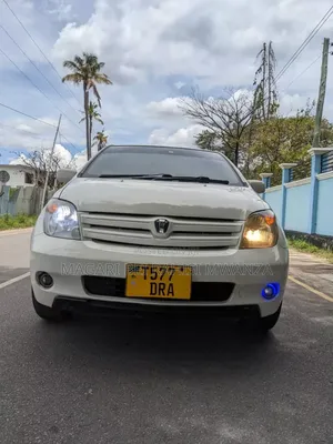 Toyota IST 2005 White