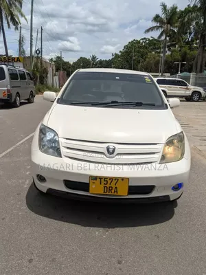 Toyota IST 2005 White