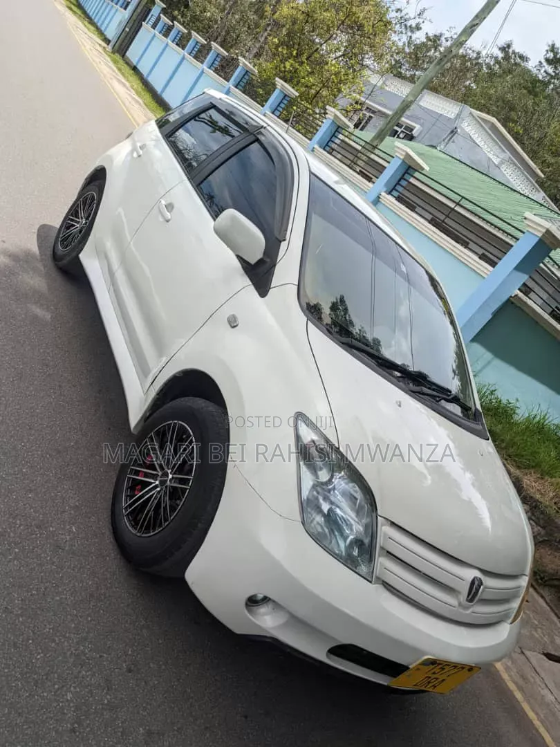 Toyota IST 2005 White