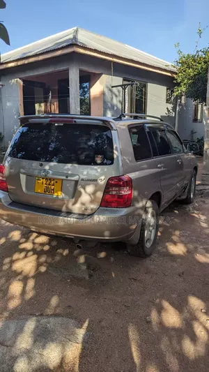 Toyota Kluger 2005 Gold
