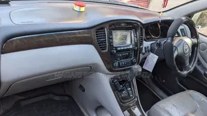 Toyota Kluger 2005 Gold