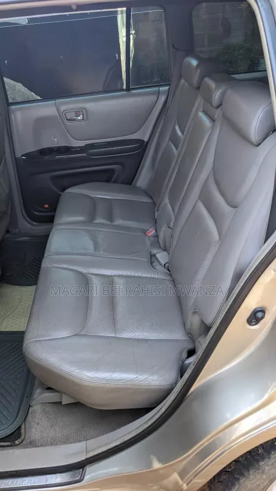 Toyota Kluger 2005 Gold