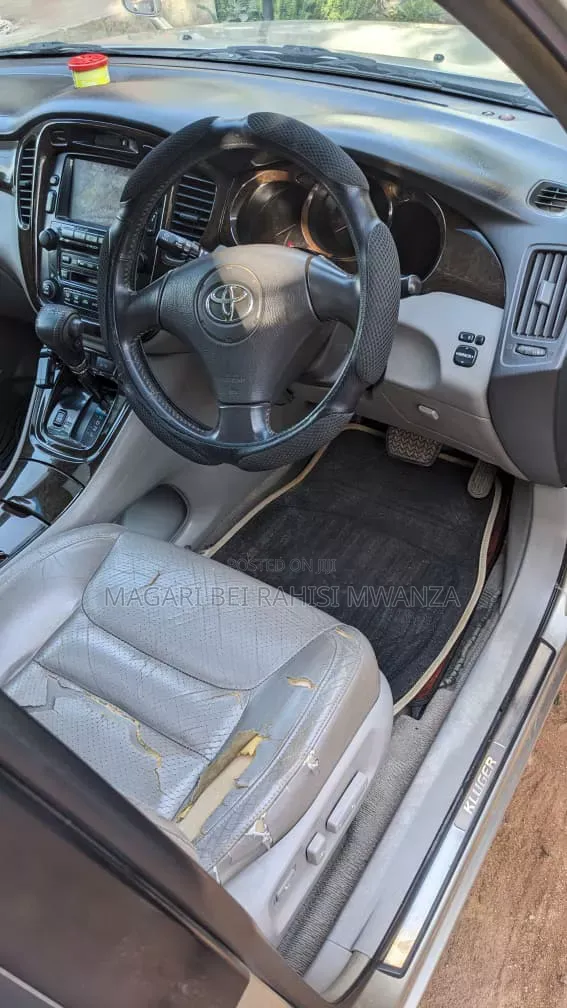 Toyota Kluger 2005 Gold