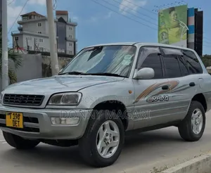 Toyota RAV4 1999 White