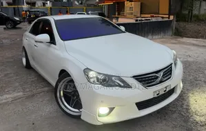 Toyota Mark X 2.5 AWD 2012 Off white
