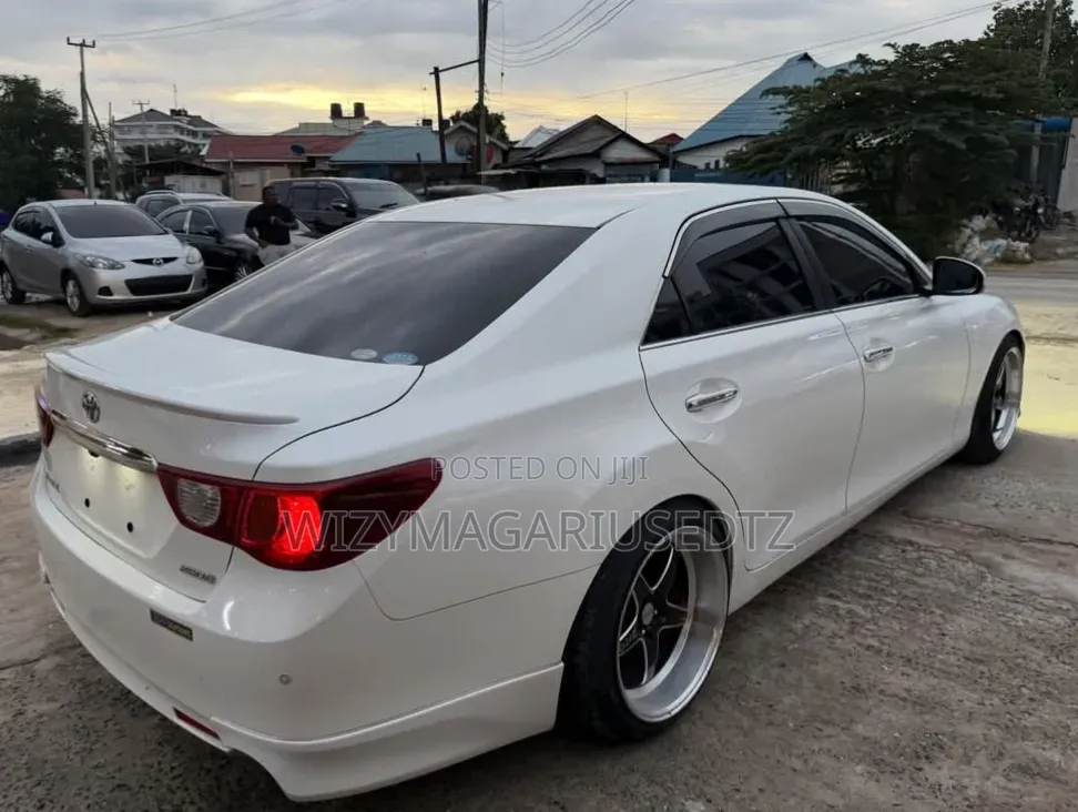 Toyota Mark X 2.5 AWD 2012 Off white