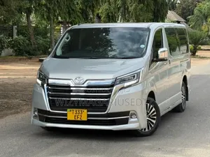 Toyota Quantum 2019 Silver