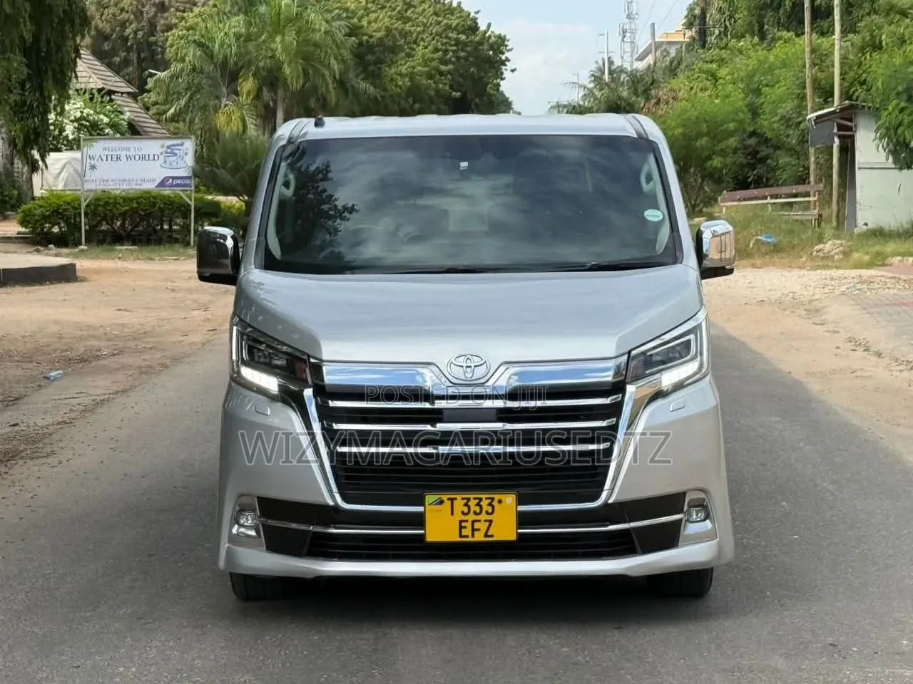 Toyota Quantum 2019 Silver