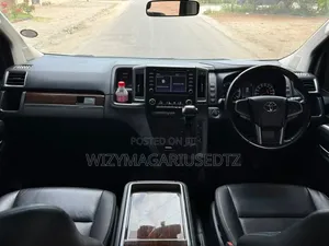 Toyota Quantum 2019 Silver