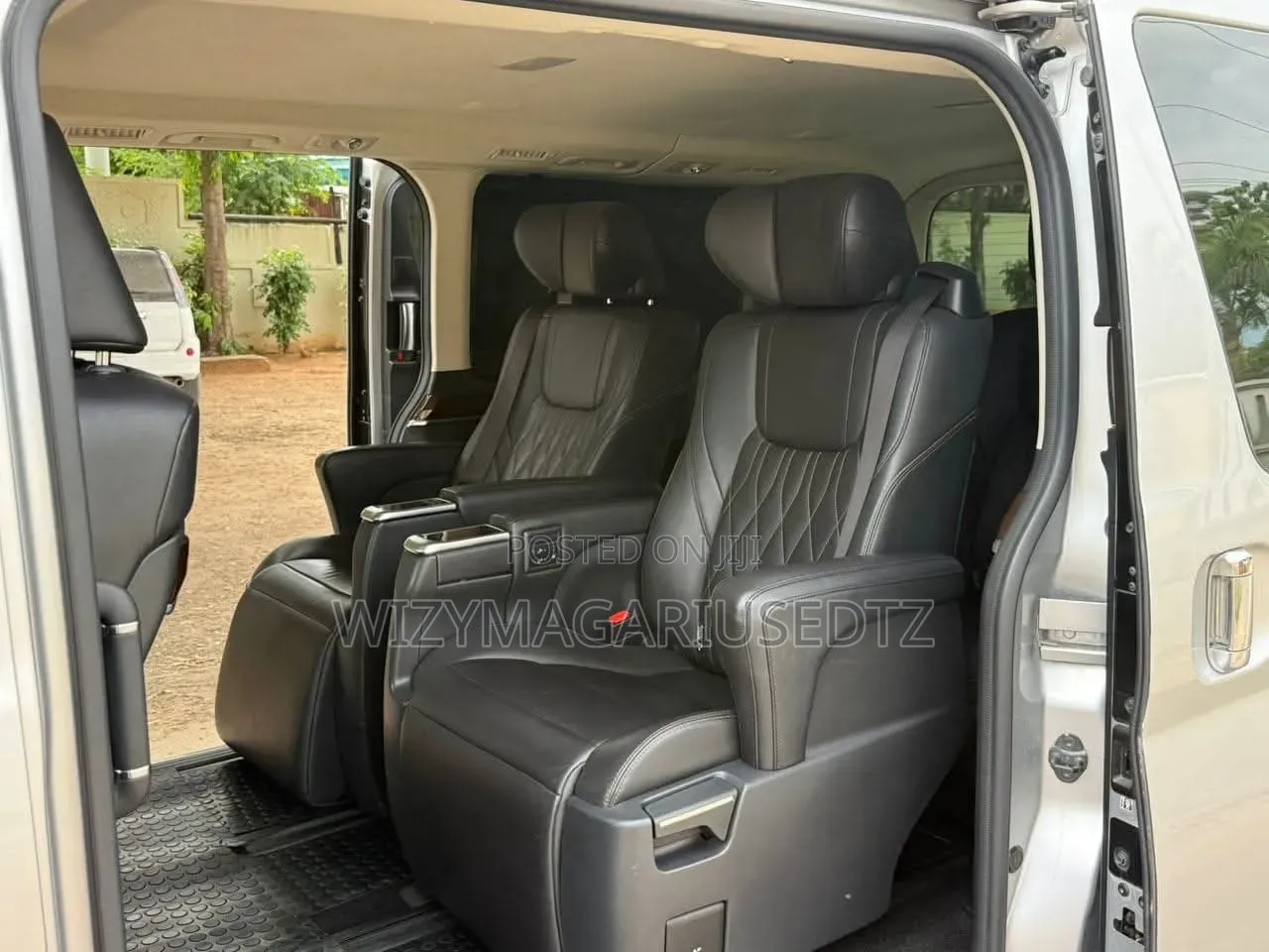 Toyota Quantum 2019 Silver