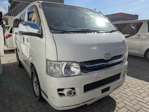 Toyota Quantum 2007 White