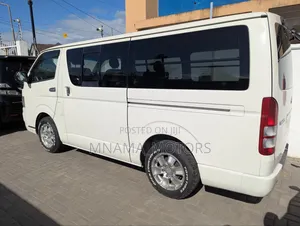 Toyota Quantum 2007 White