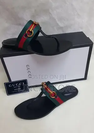 Gucci Slip on Sandals Comes With Bag