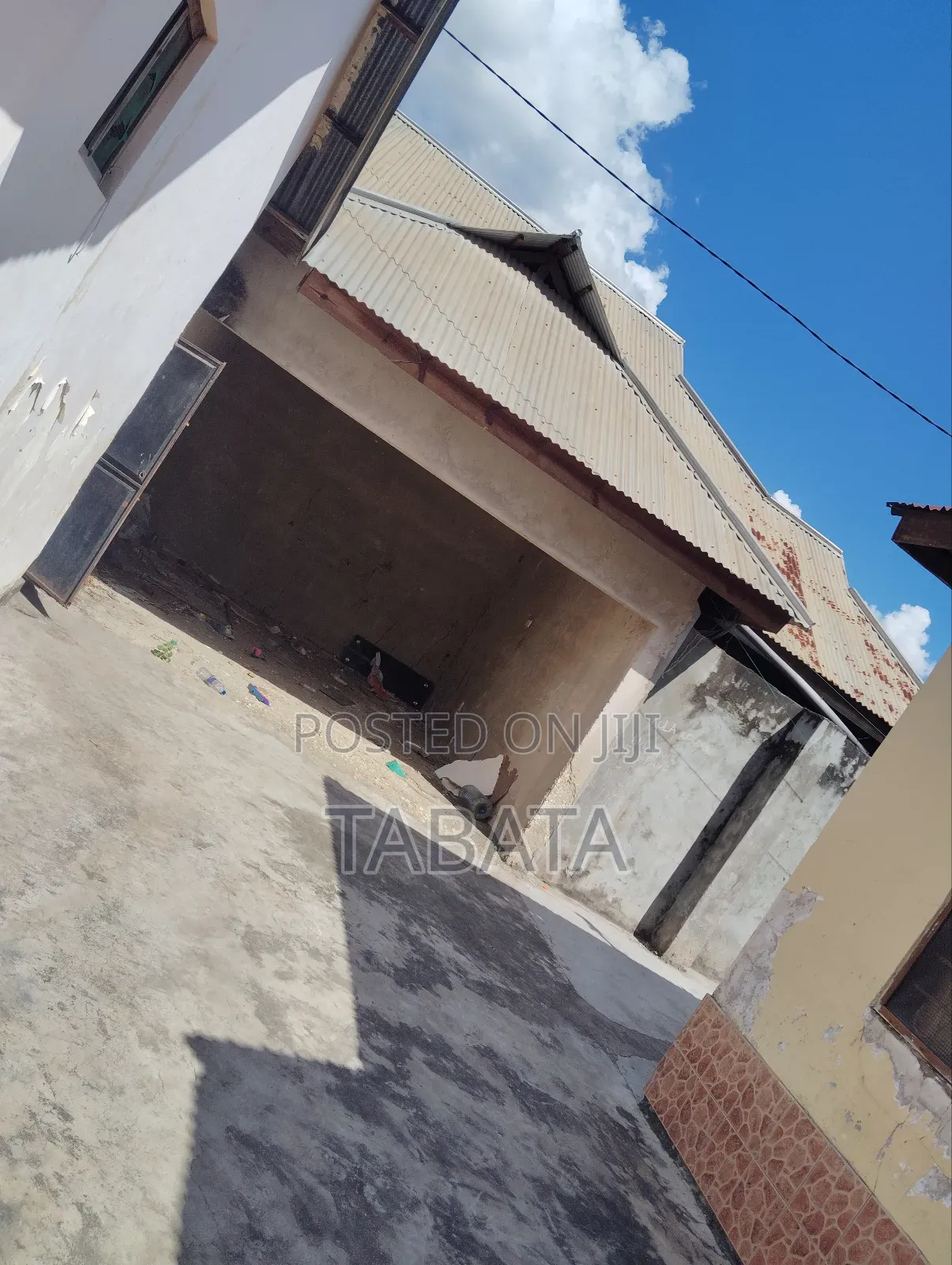 Furnished 14bdrm House in Pugu for sale