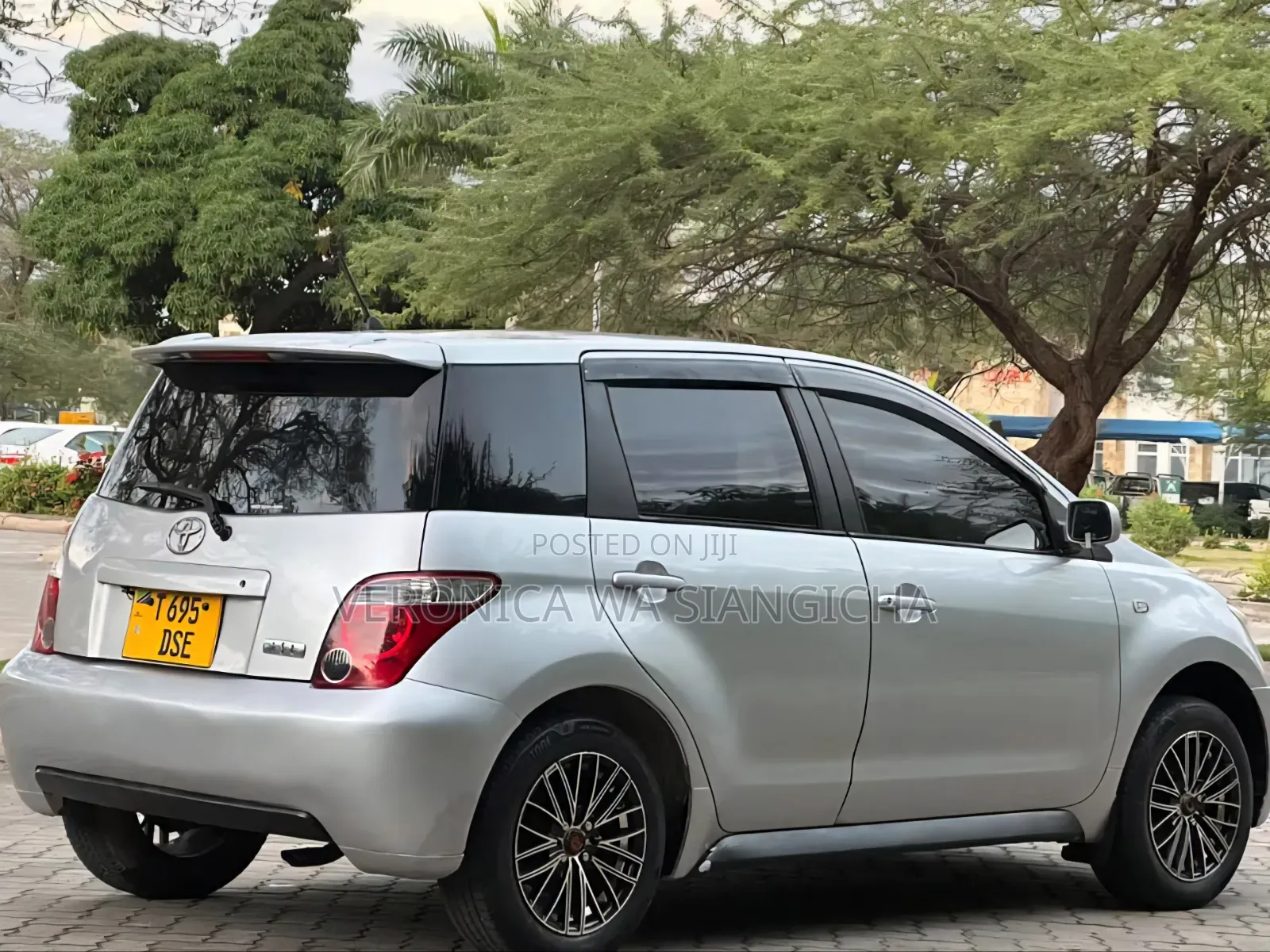 Toyota IST 2003