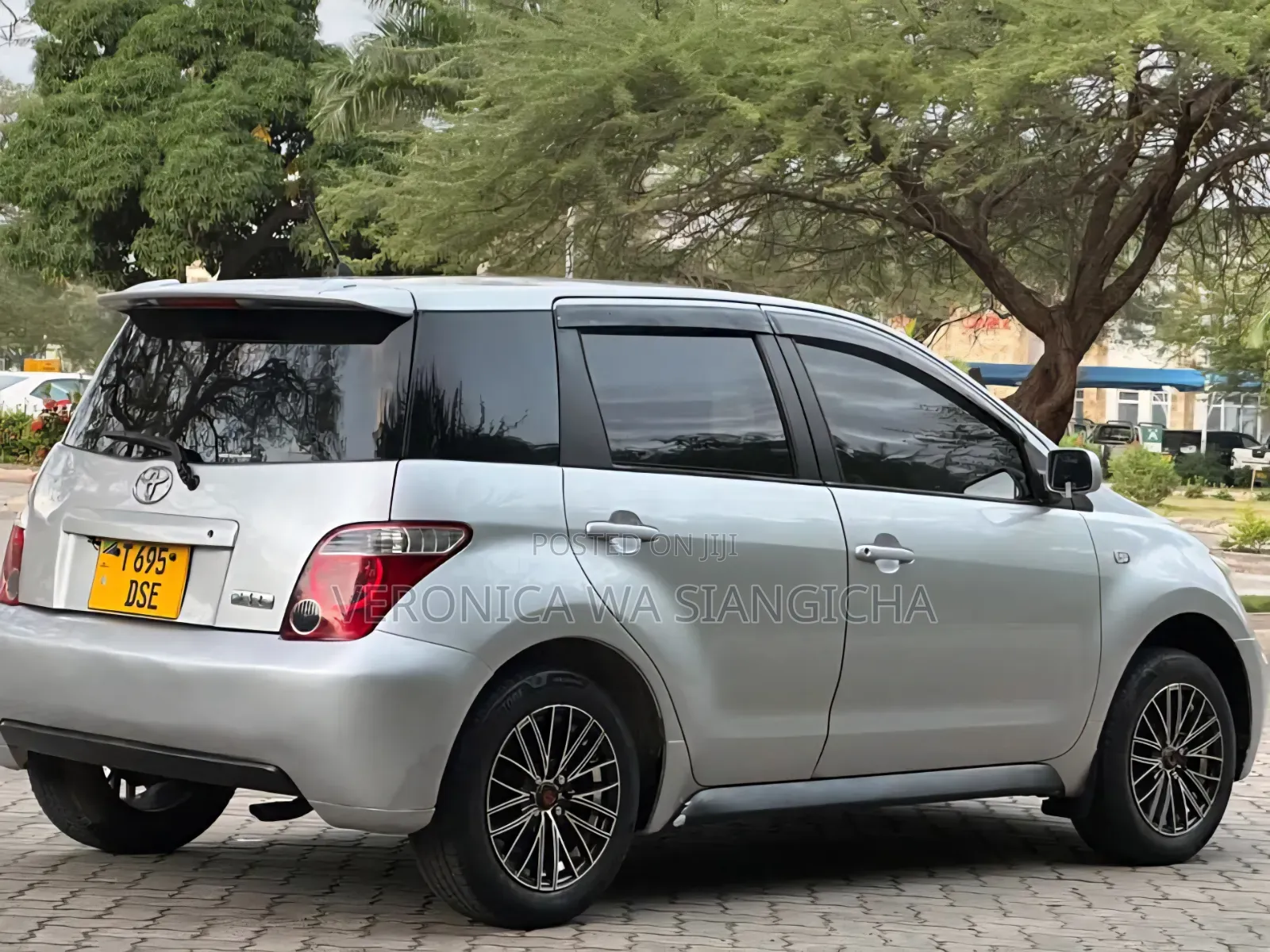 Toyota IST 2003