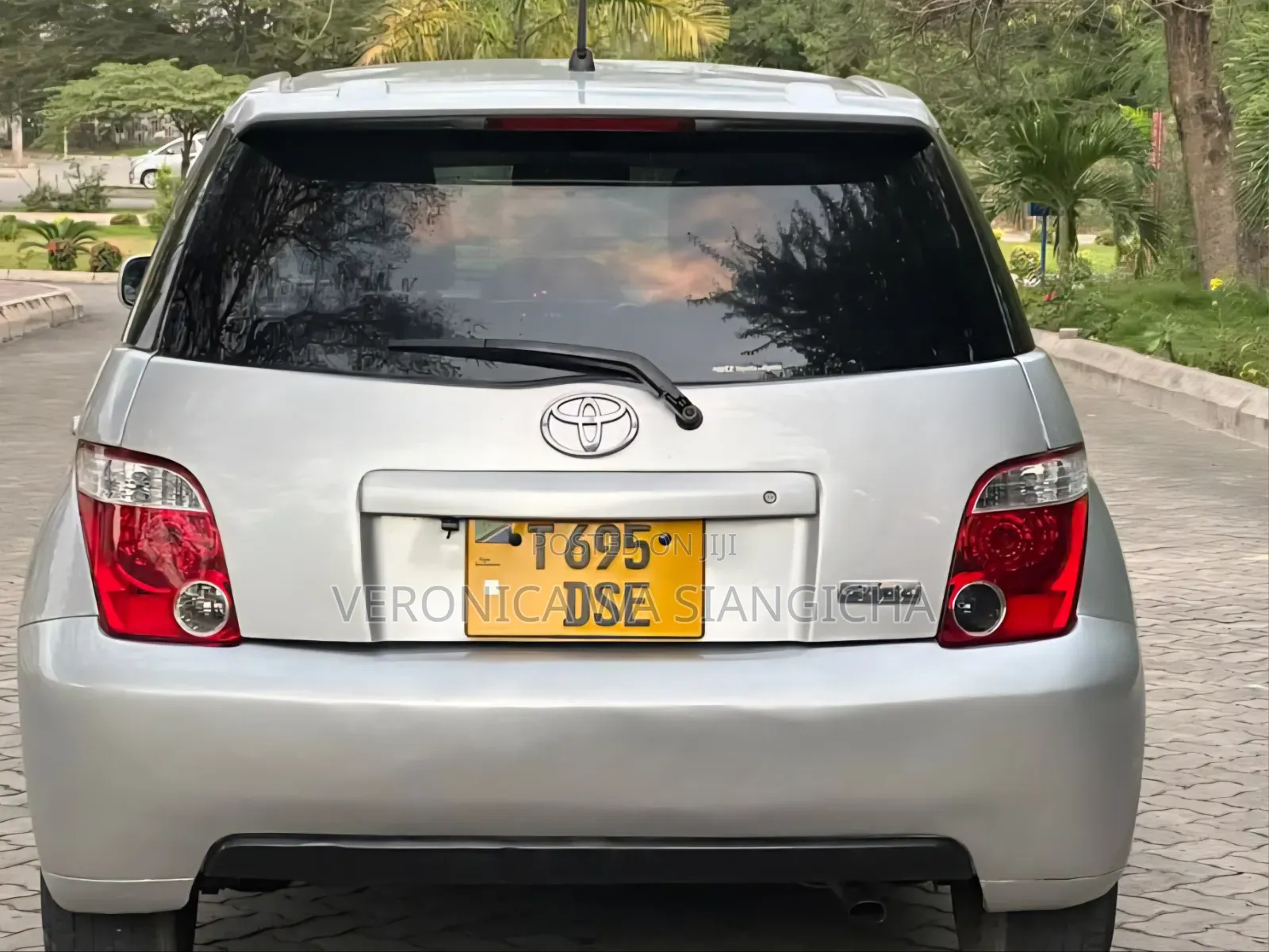 Toyota IST 2003