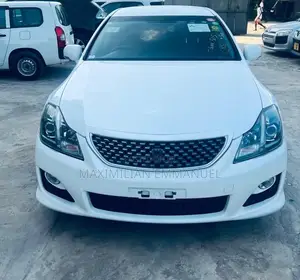 Toyota Crown 2009 White