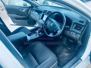 Toyota Crown 2009 White