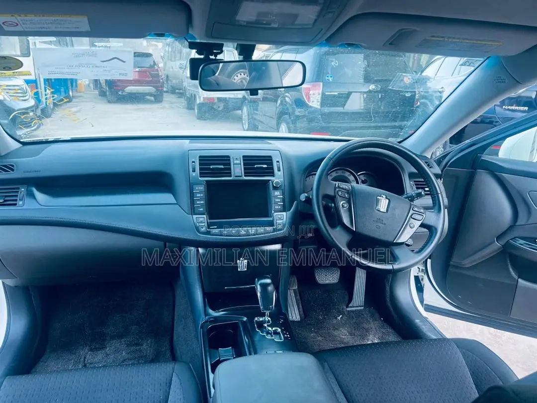 Toyota Crown 2009 White