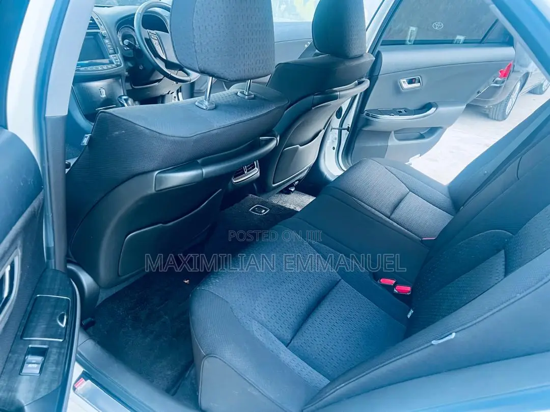 Toyota Crown 2009 White