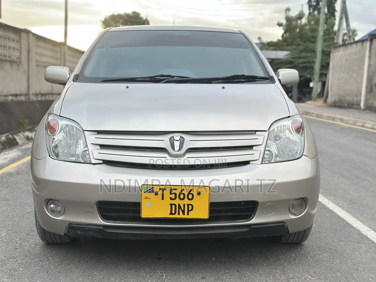 Toyota IST 2004 Beige