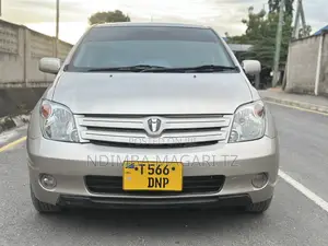Toyota IST 2004 Beige