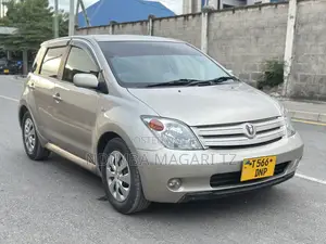 Toyota IST 2004 Beige
