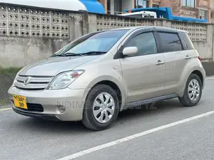 Toyota IST 2004 Beige
