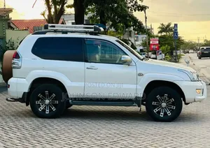 Toyota Land Cruiser Prado 2006 White