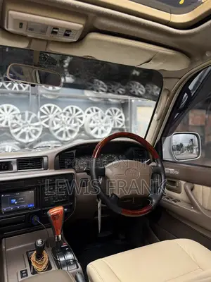 Toyota Land Cruiser 1998 White