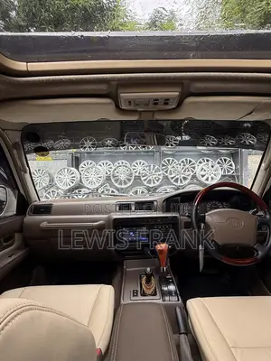 Toyota Land Cruiser 1998 White