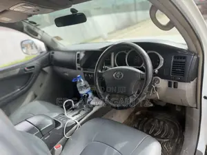 Toyota Hilux Surf 2009 White