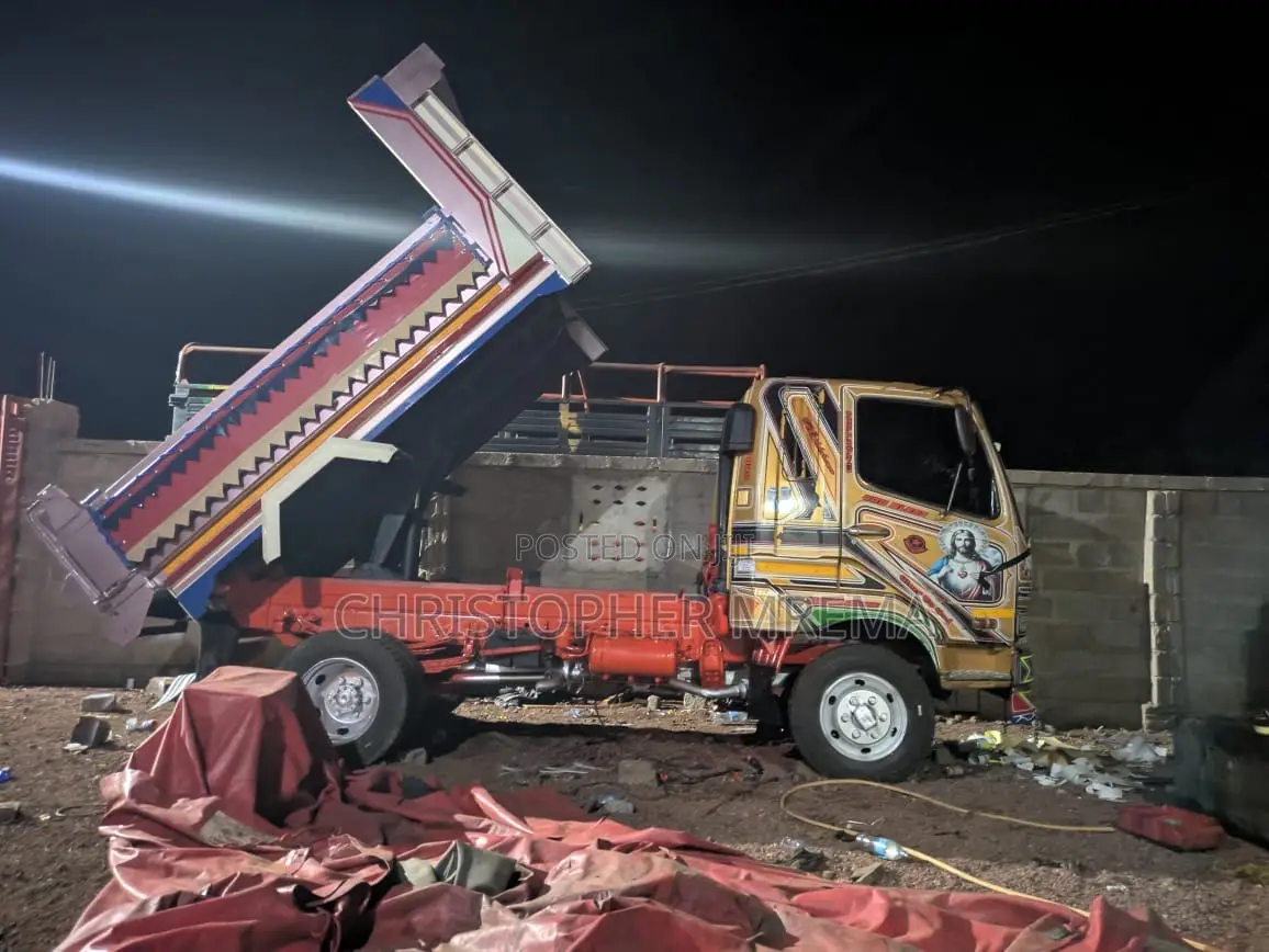 Mitsubishi Fuso Tipper 2004