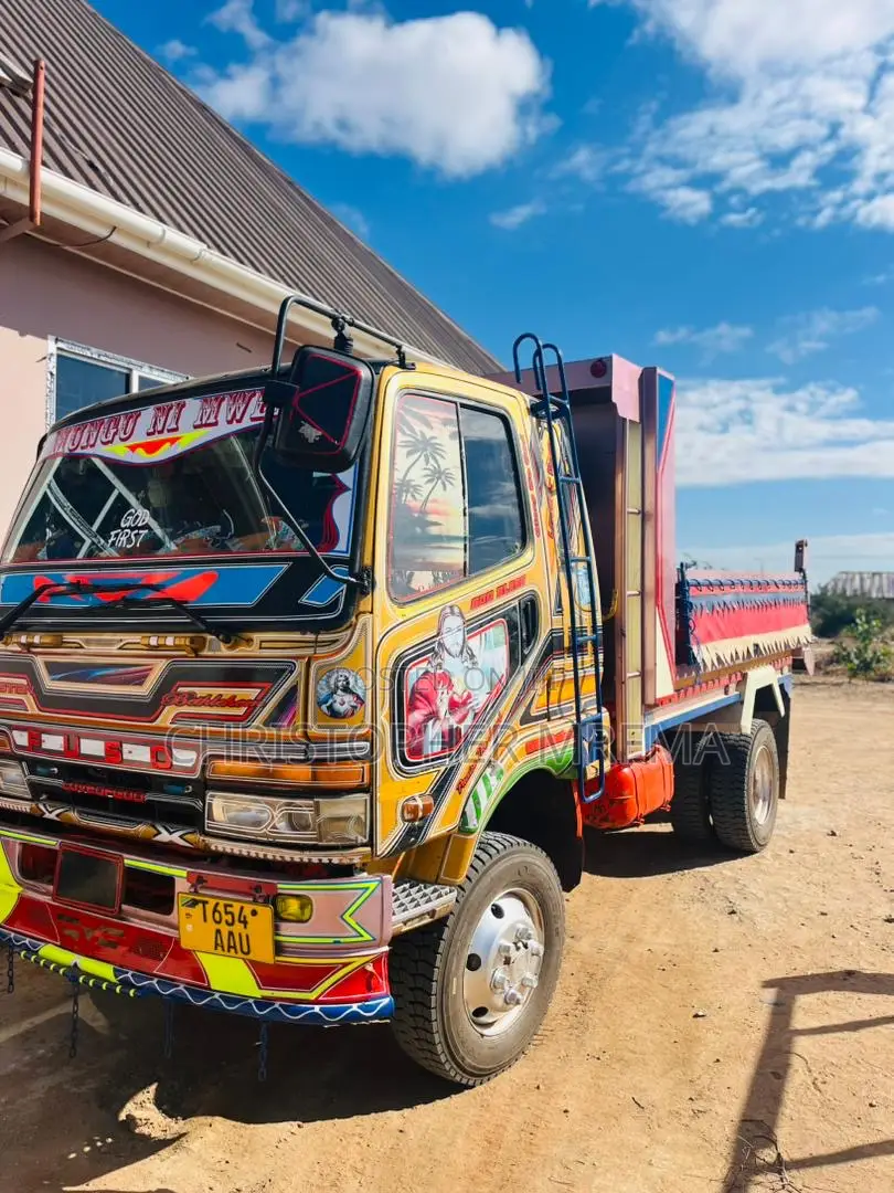 Mitsubishi Fuso Tipper 2004