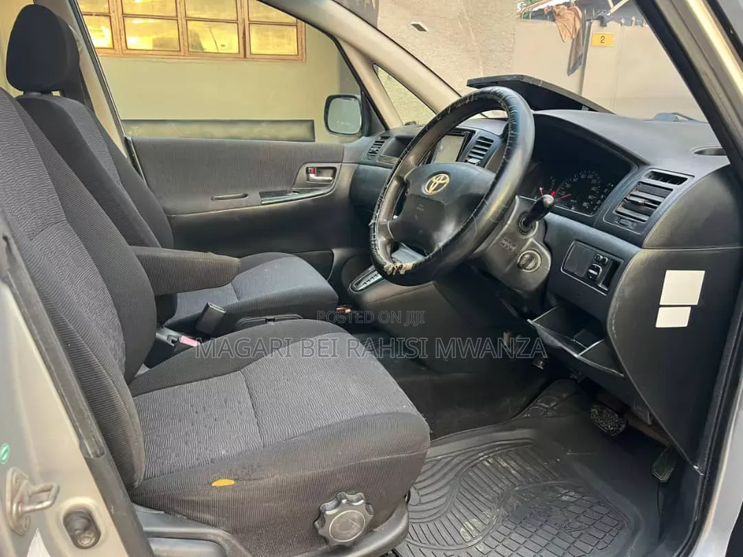 Toyota Corolla Spacio 2004 Silver