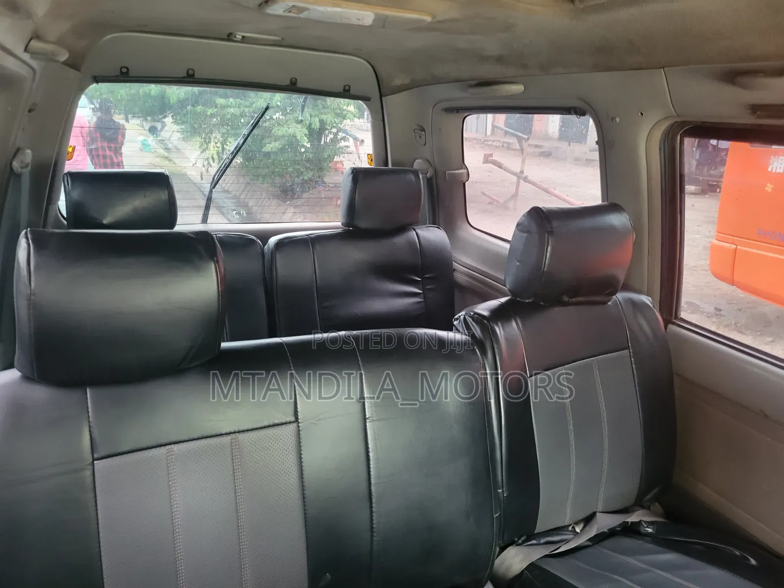 Toyota Noah 2.0 AWD (8 Seater) 2001 Ivory