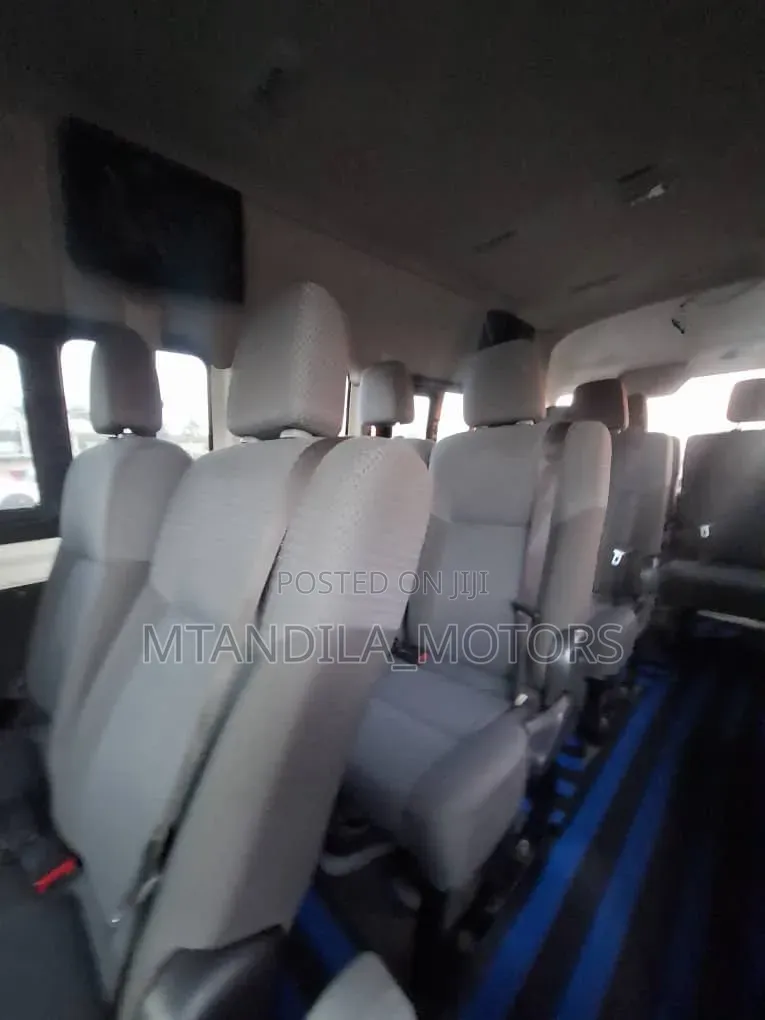 Nissan Caravan (Urvan) 2013 White