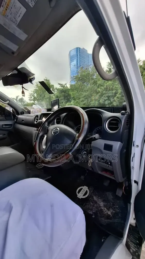 Nissan Caravan (Urvan) 2013 White
